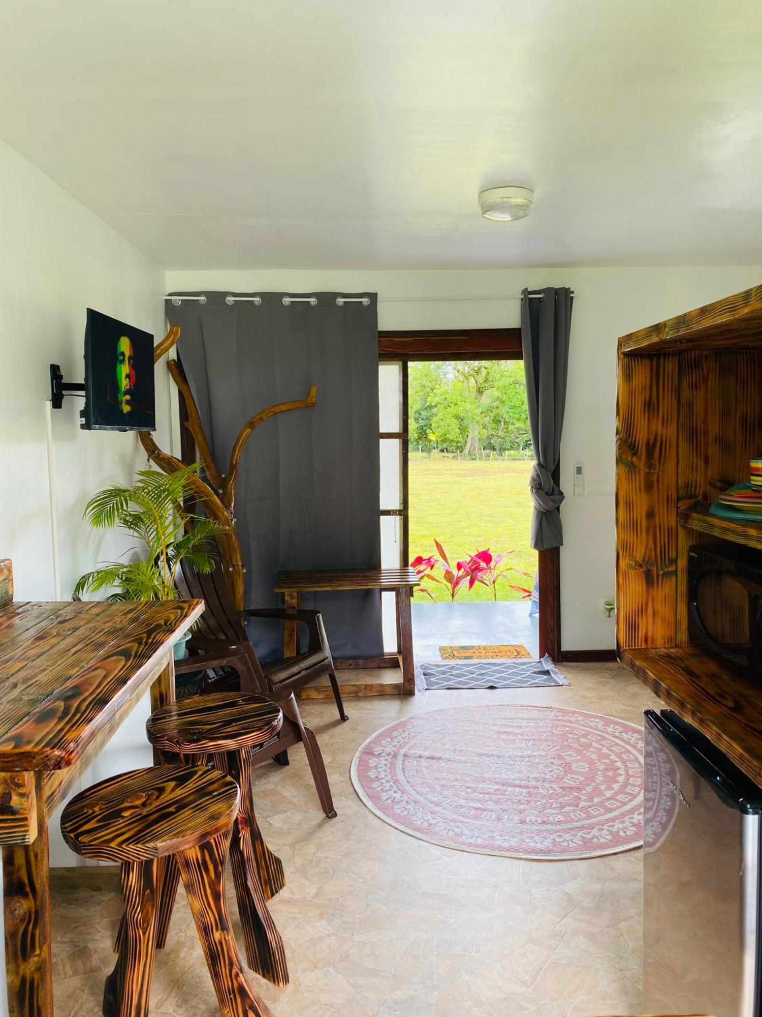 Huahine Serenity Cottage Maroe Exterior photo